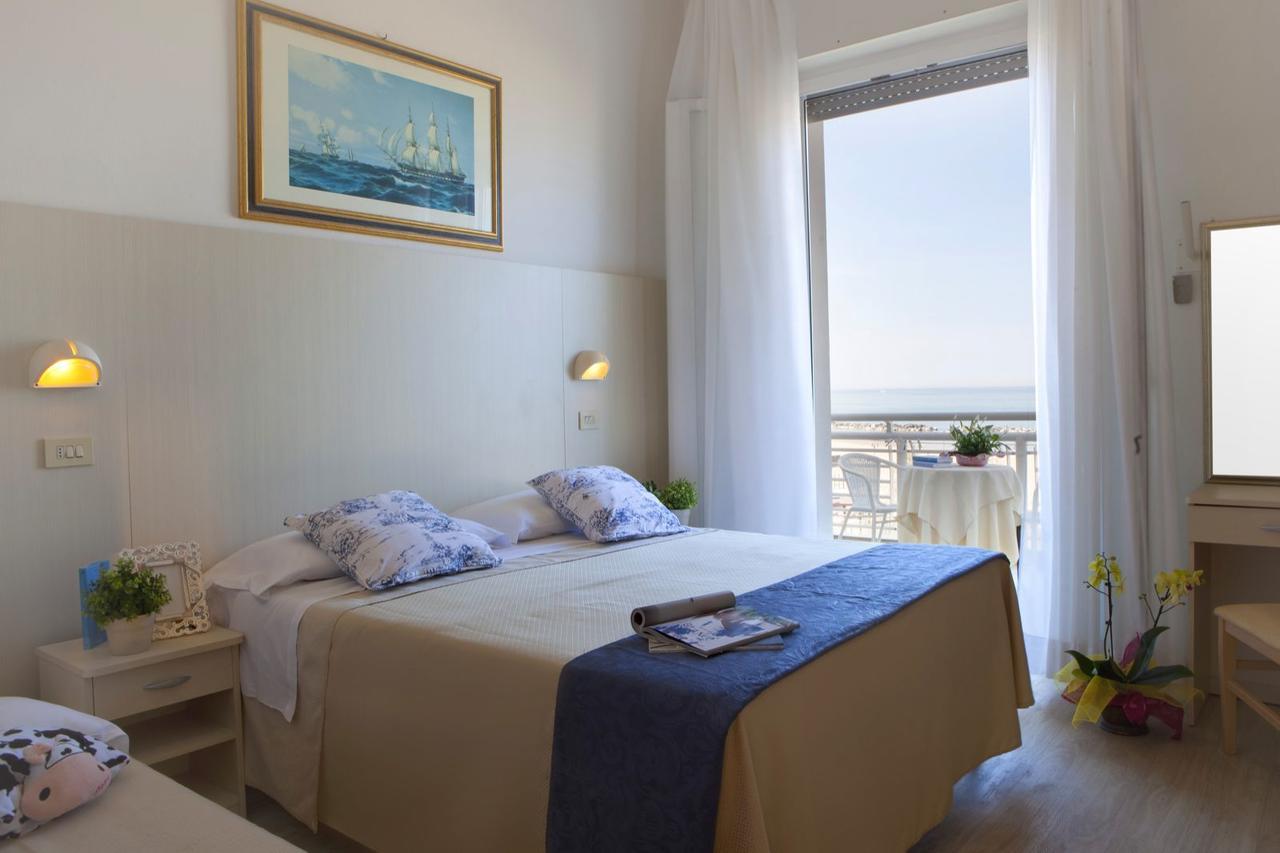 Hotel Lungomare Cattolica Exterior photo